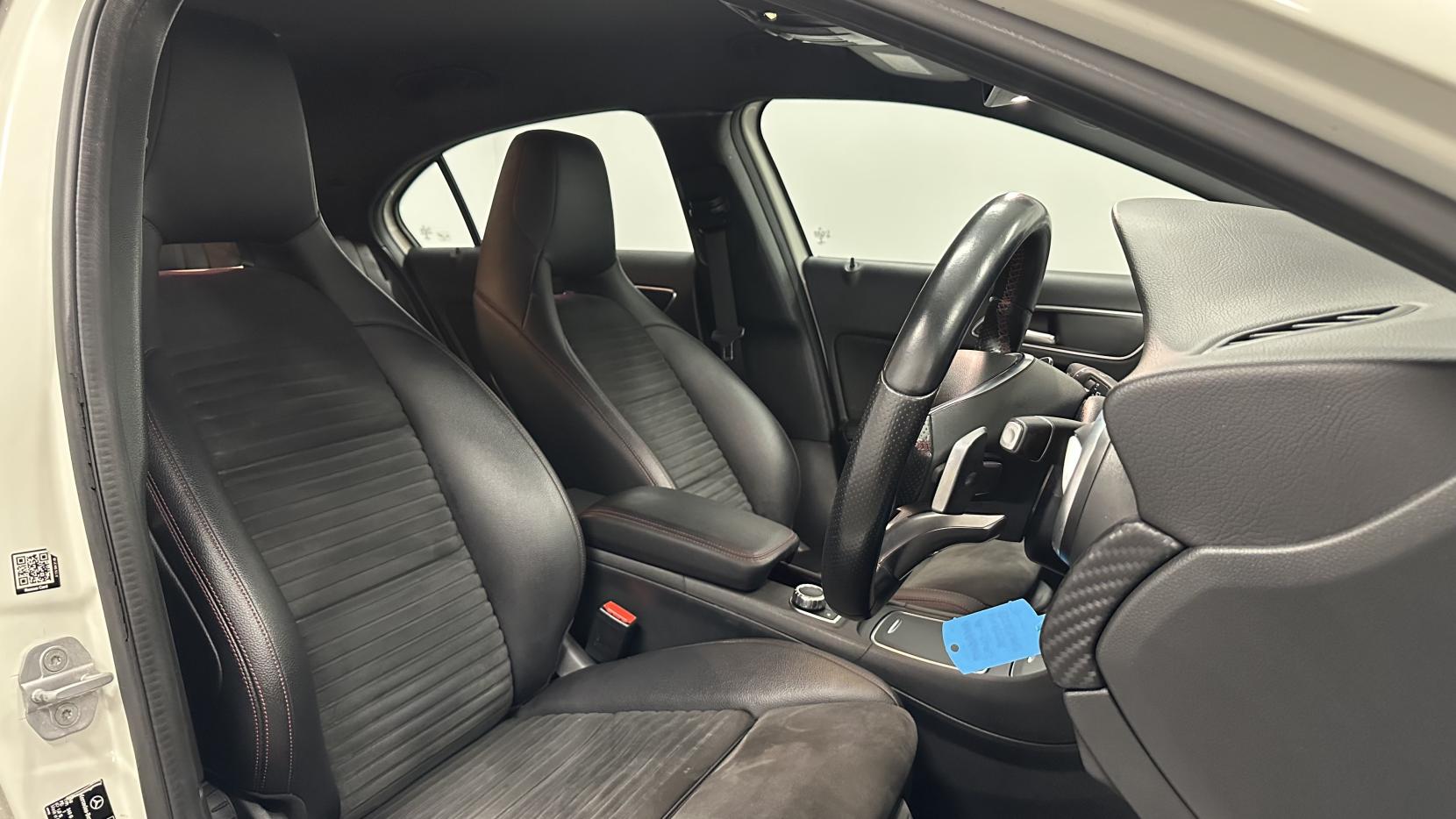 Mercedes-Benz A Class 1.6 A180 AMG Line (Premium) Hatchback 5dr Petrol 7G-DCT Euro 6 (s/s) (122 ps)