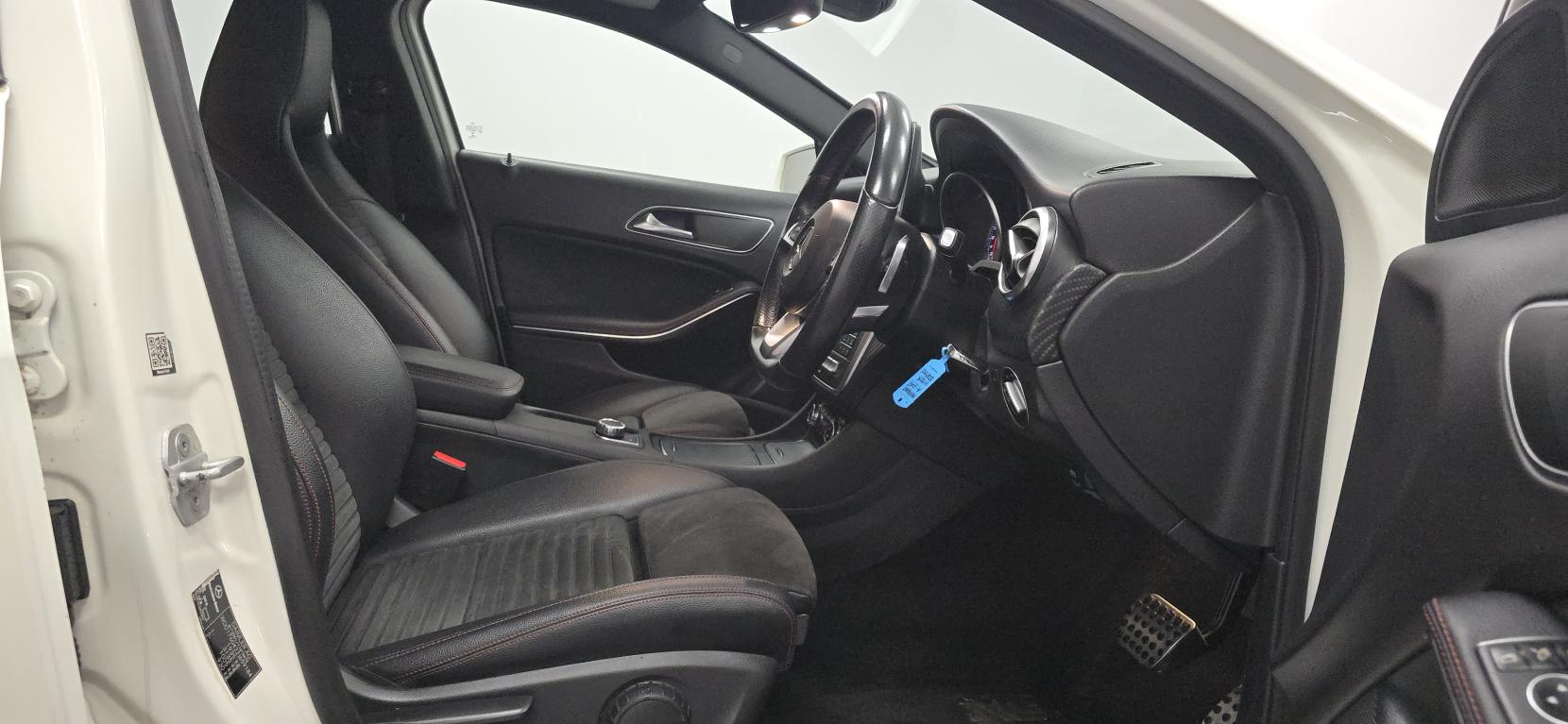 Mercedes-Benz A Class 1.6 A180 AMG Line (Premium) Hatchback 5dr Petrol 7G-DCT Euro 6 (s/s) (122 ps)