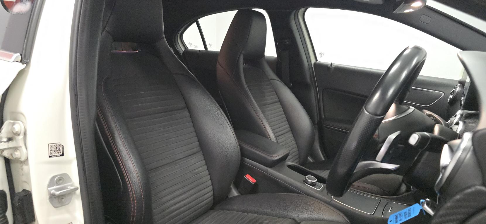 Mercedes-Benz A Class 1.6 A180 AMG Line (Premium) Hatchback 5dr Petrol 7G-DCT Euro 6 (s/s) (122 ps)