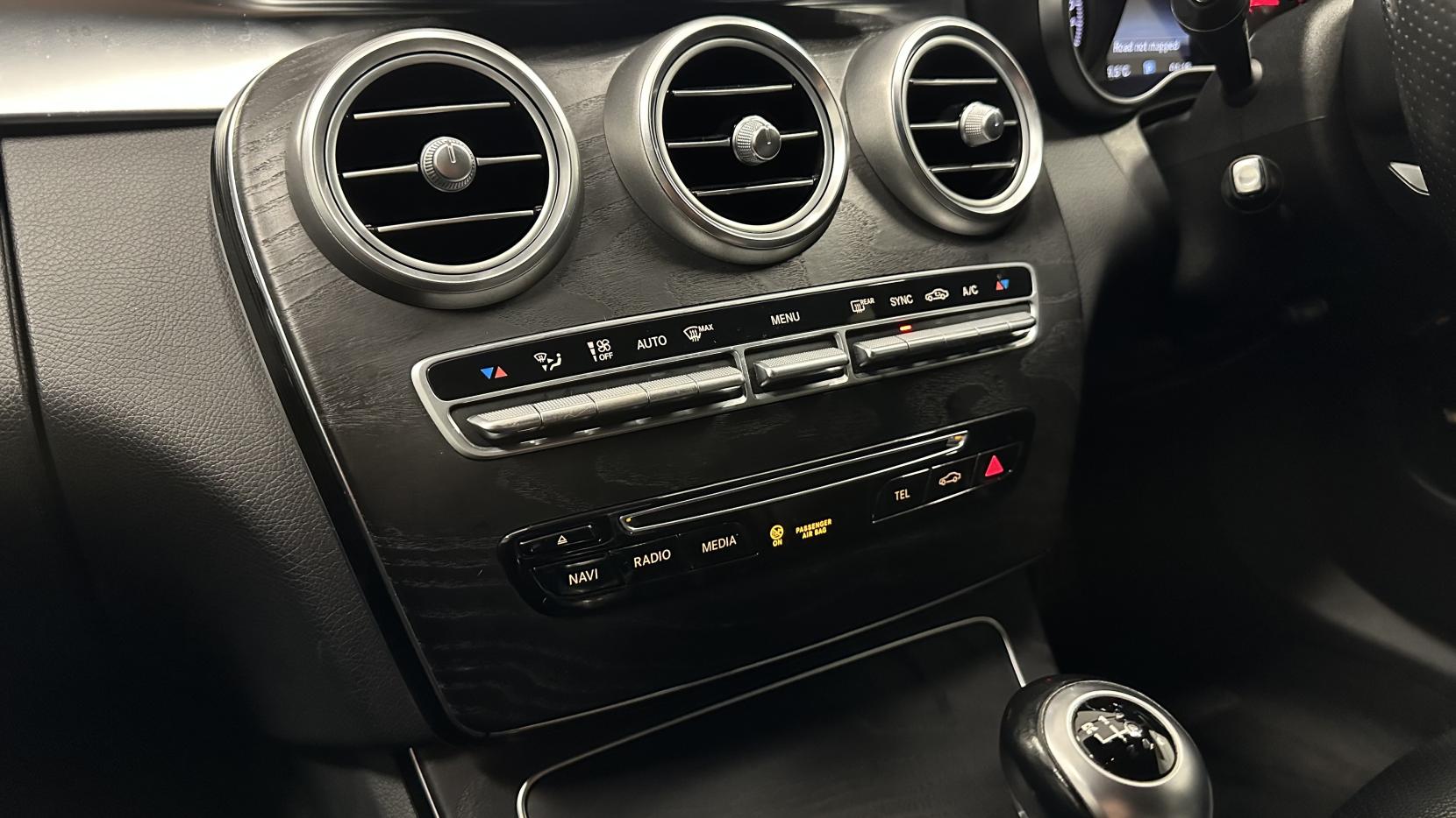 Mercedes-Benz C Class 2.1 C220d AMG Line Saloon 4dr Diesel Manual Euro 6 (s/s) (170 ps)