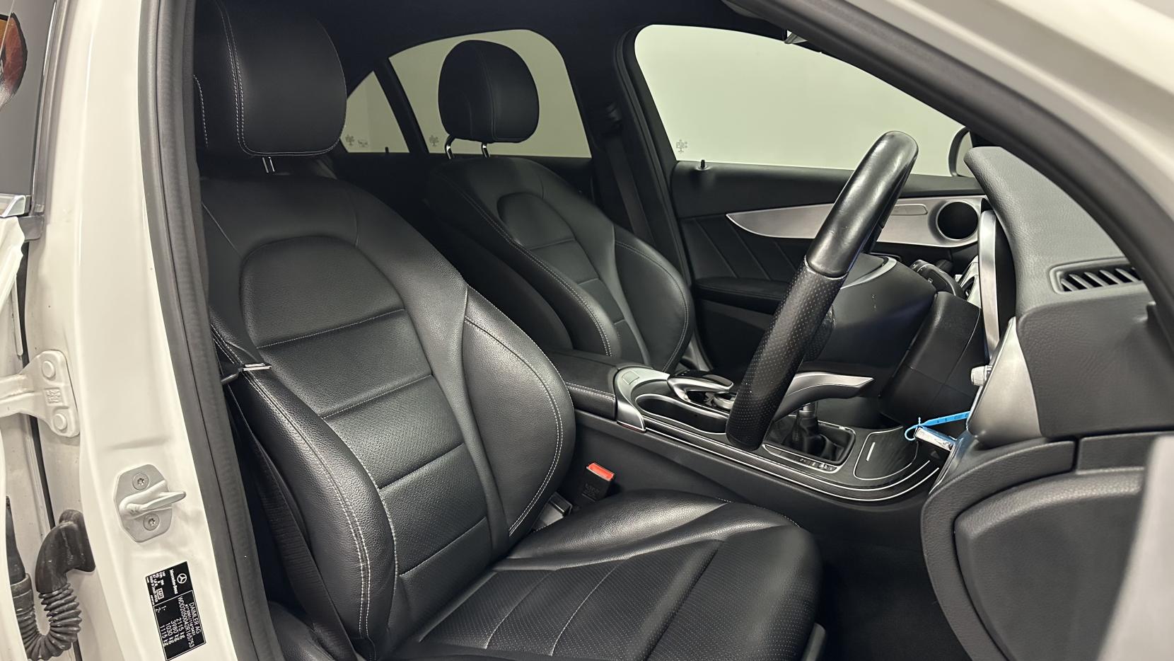 Mercedes-Benz C Class 2.1 C220d AMG Line Saloon 4dr Diesel Manual Euro 6 (s/s) (170 ps)