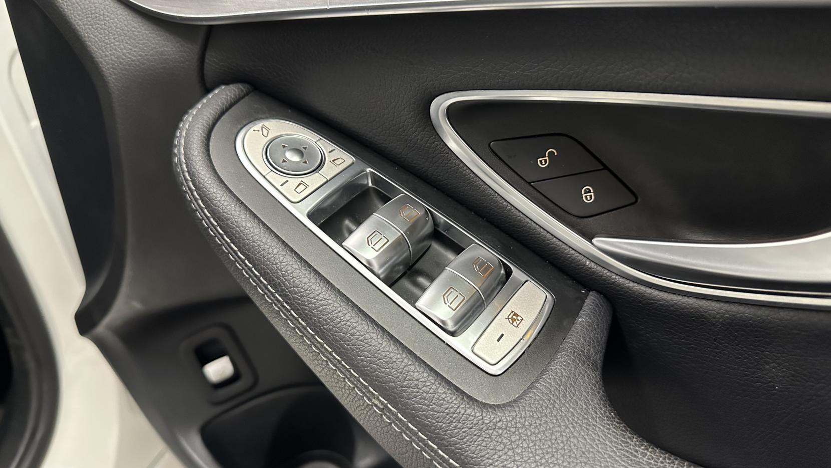 Mercedes-Benz C Class 2.1 C220d AMG Line Saloon 4dr Diesel Manual Euro 6 (s/s) (170 ps)