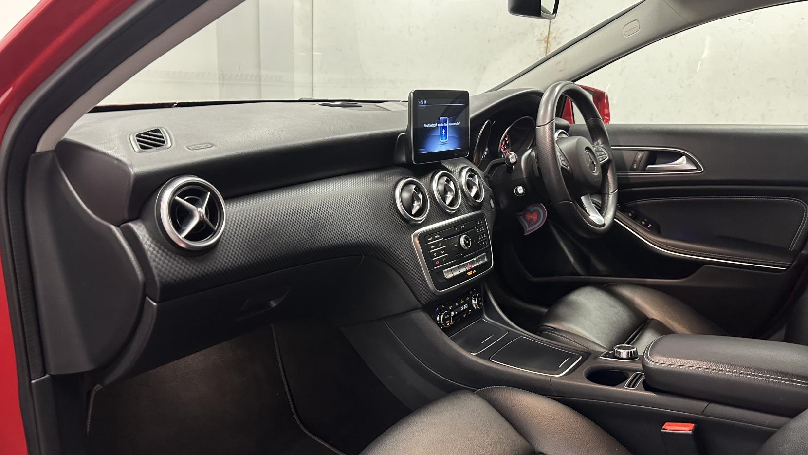 Mercedes-Benz A Class 1.5 A180d Sport (Premium) Hatchback 5dr Diesel 7G-DCT Euro 6 (s/s) (109 ps)