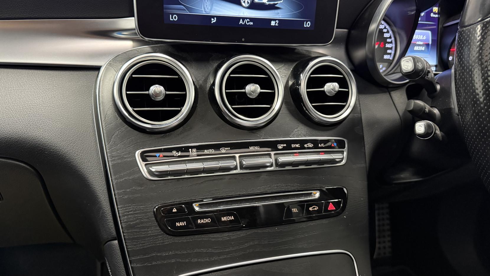 Mercedes-Benz GLC 3.0 GLC350d V6 AMG Line (Premium Plus) SUV 5dr Diesel G-Tronic 4MATIC Euro 6 (s/s) (258 ps)