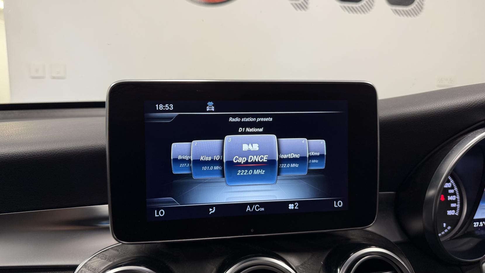Mercedes-Benz GLC 3.0 GLC350d V6 AMG Line (Premium Plus) SUV 5dr Diesel G-Tronic 4MATIC Euro 6 (s/s) (258 ps)