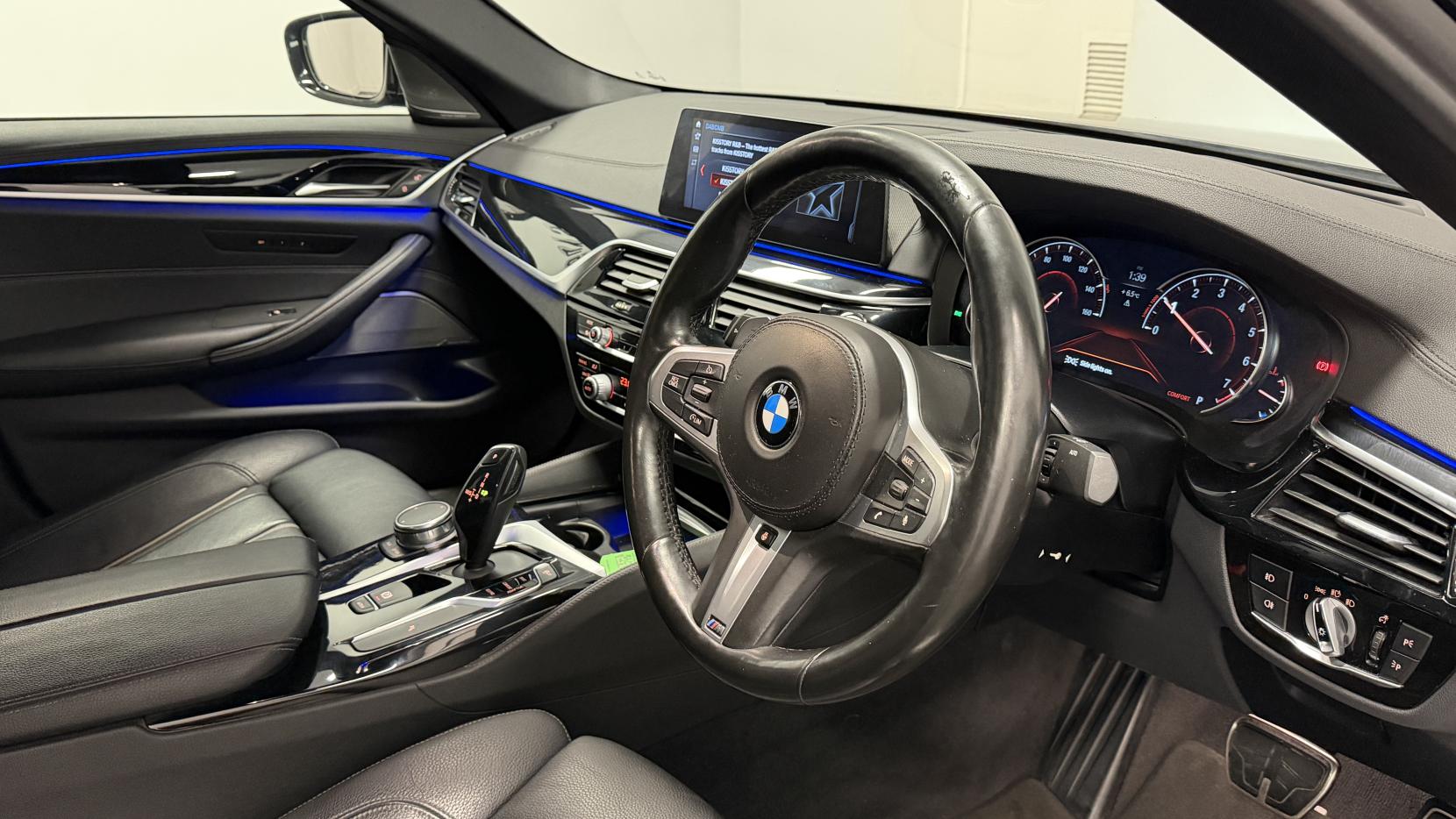 BMW 5 Series 3.0 540i M Sport Saloon 4dr Petrol Auto xDrive Euro 6 (s/s) (340 ps)