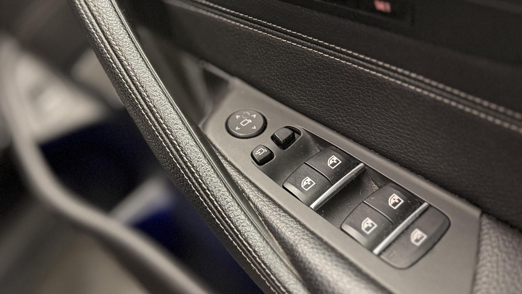 BMW 5 Series 3.0 540i M Sport Saloon 4dr Petrol Auto xDrive Euro 6 (s/s) (340 ps)