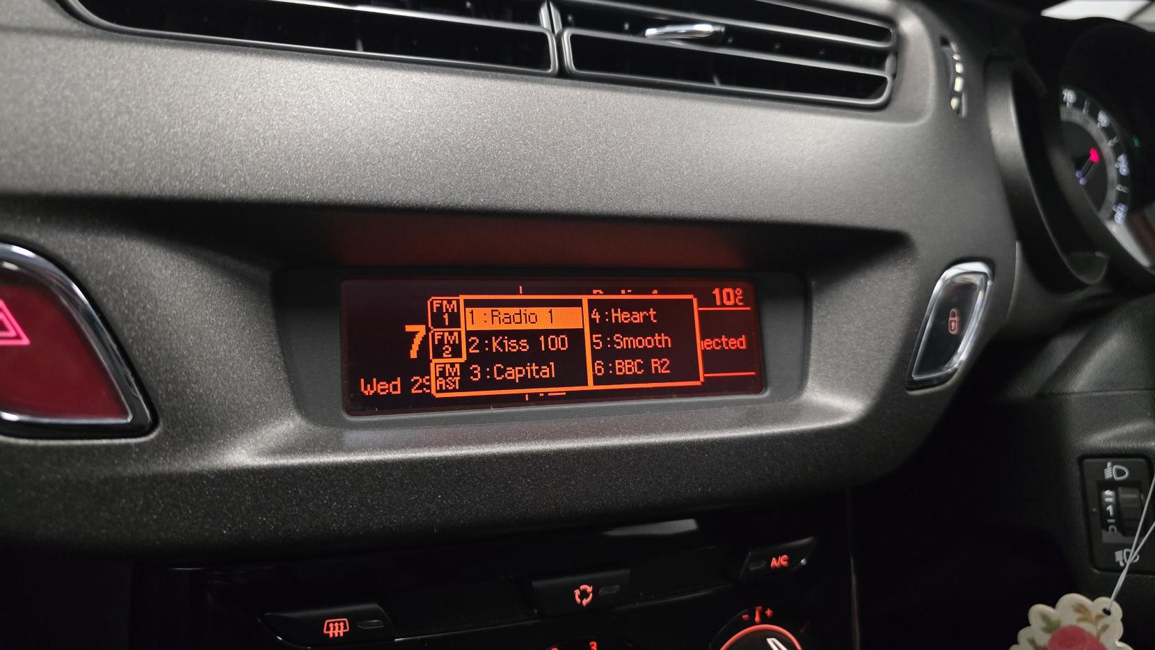 Citroen C3 1.2 PureTech Selection Hatchback 5dr Petrol Manual Euro 6 (82 ps)