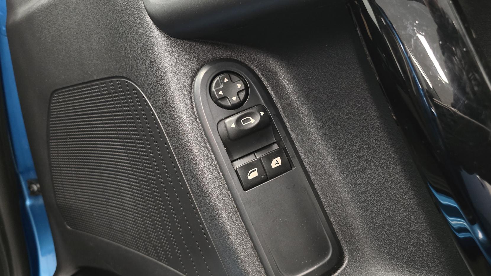 Citroen C3 1.2 PureTech Selection Hatchback 5dr Petrol Manual Euro 6 (82 ps)