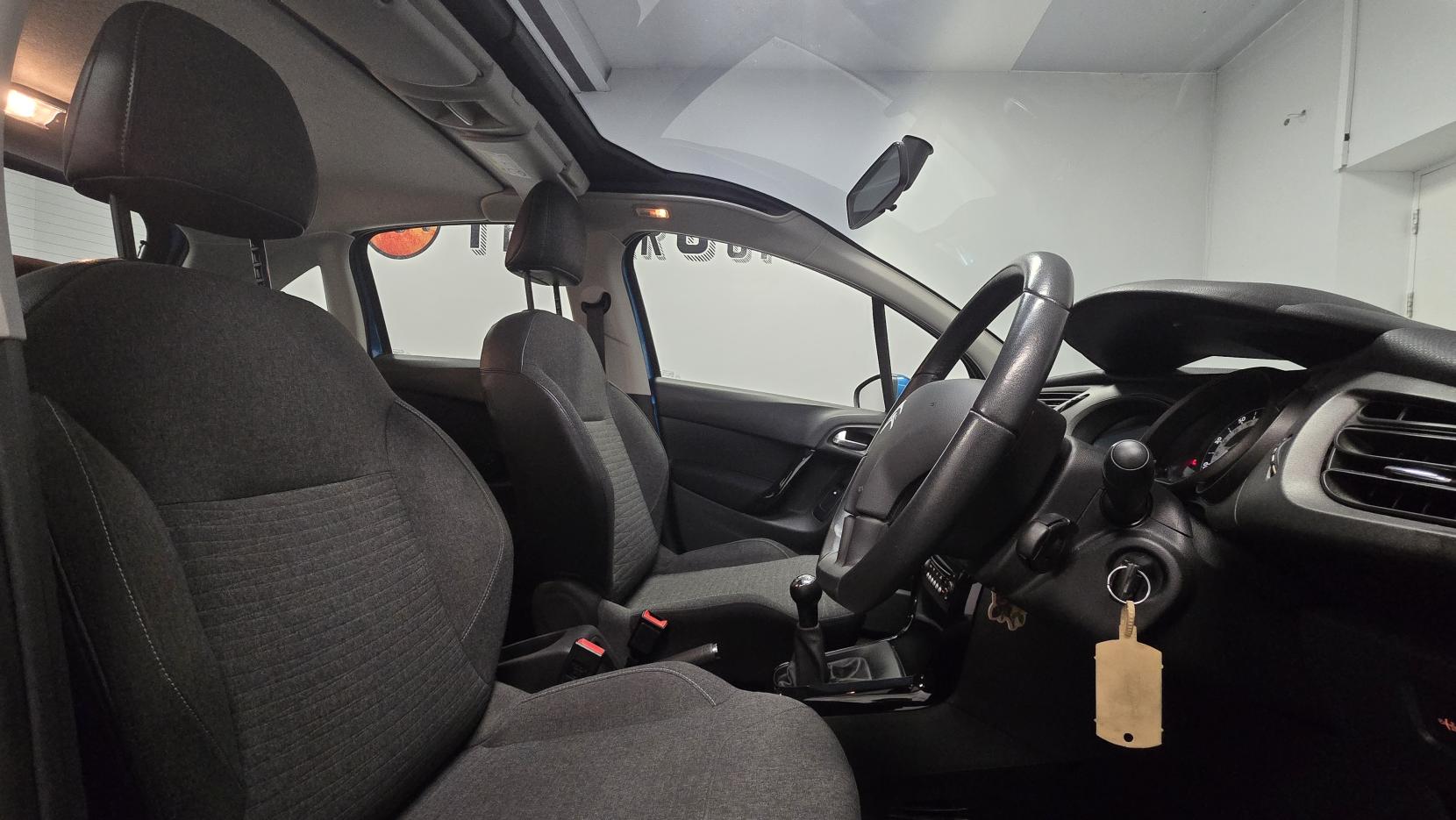 Citroen C3 1.2 PureTech Selection Hatchback 5dr Petrol Manual Euro 6 (82 ps)