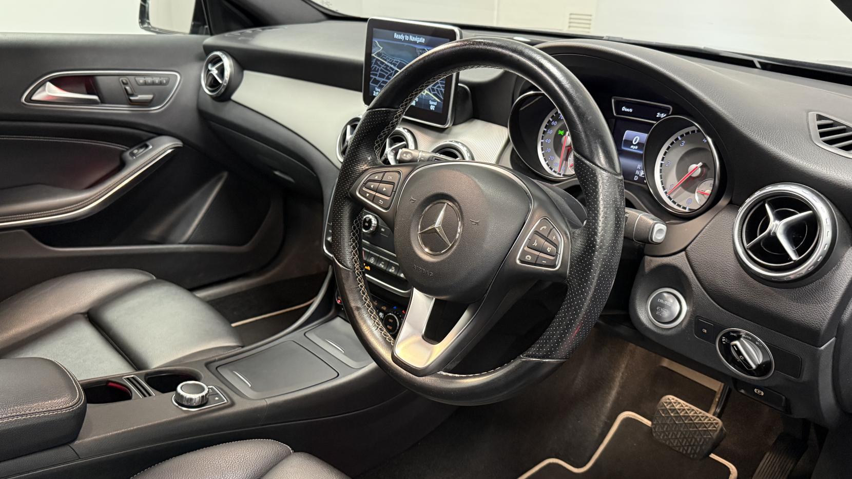 Mercedes-Benz GLA 2.1 GLA220d Sport (Premium Plus) SUV 5dr Diesel 7G-DCT 4MATIC Euro 6 (s/s) (177 ps)
