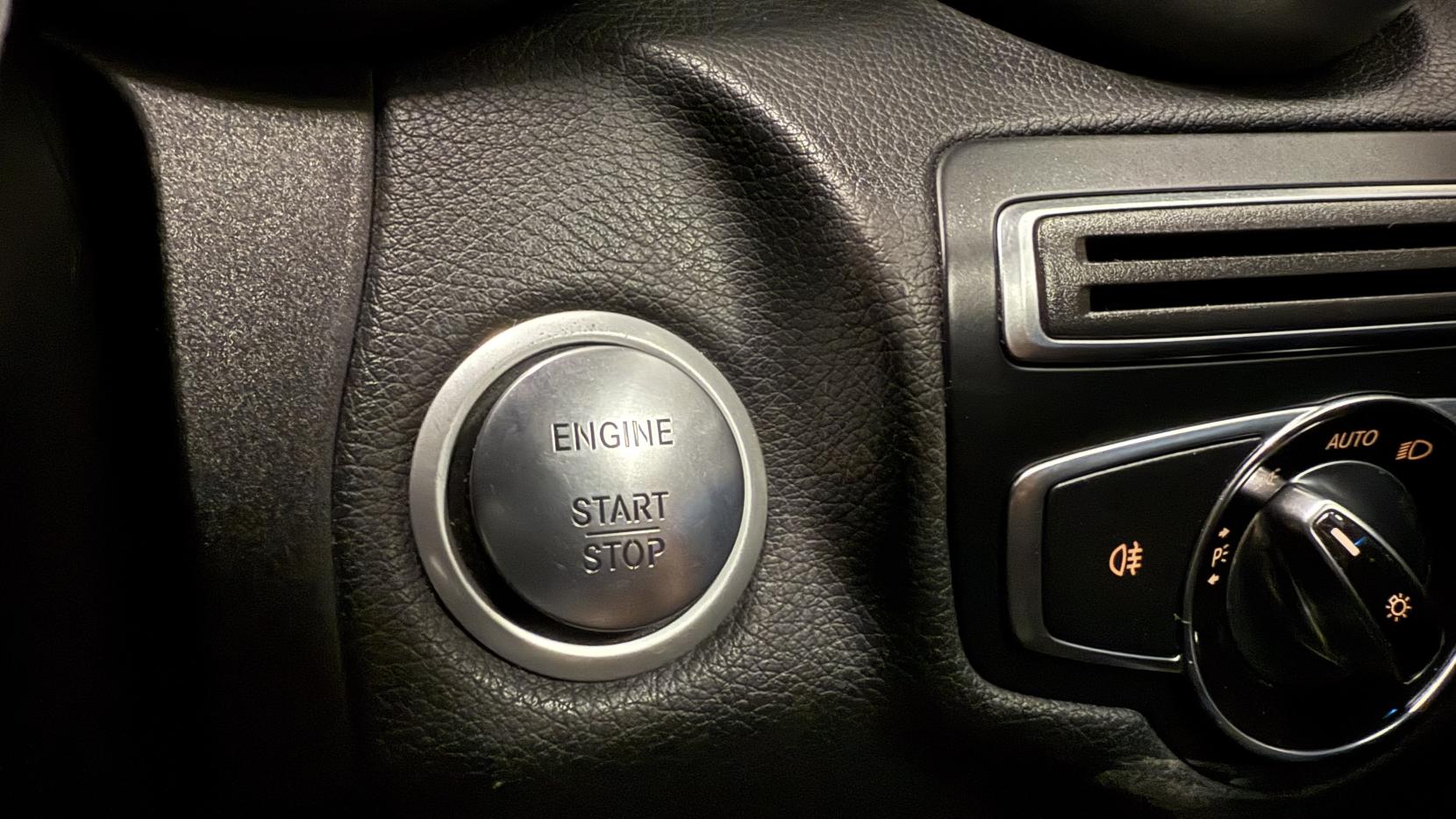 Mercedes-Benz C Class 2.1 C220d AMG Line (Premium Plus) Saloon 4dr Diesel G-Tronic+ 4MATIC Euro 6 (s/s) (170 ps)