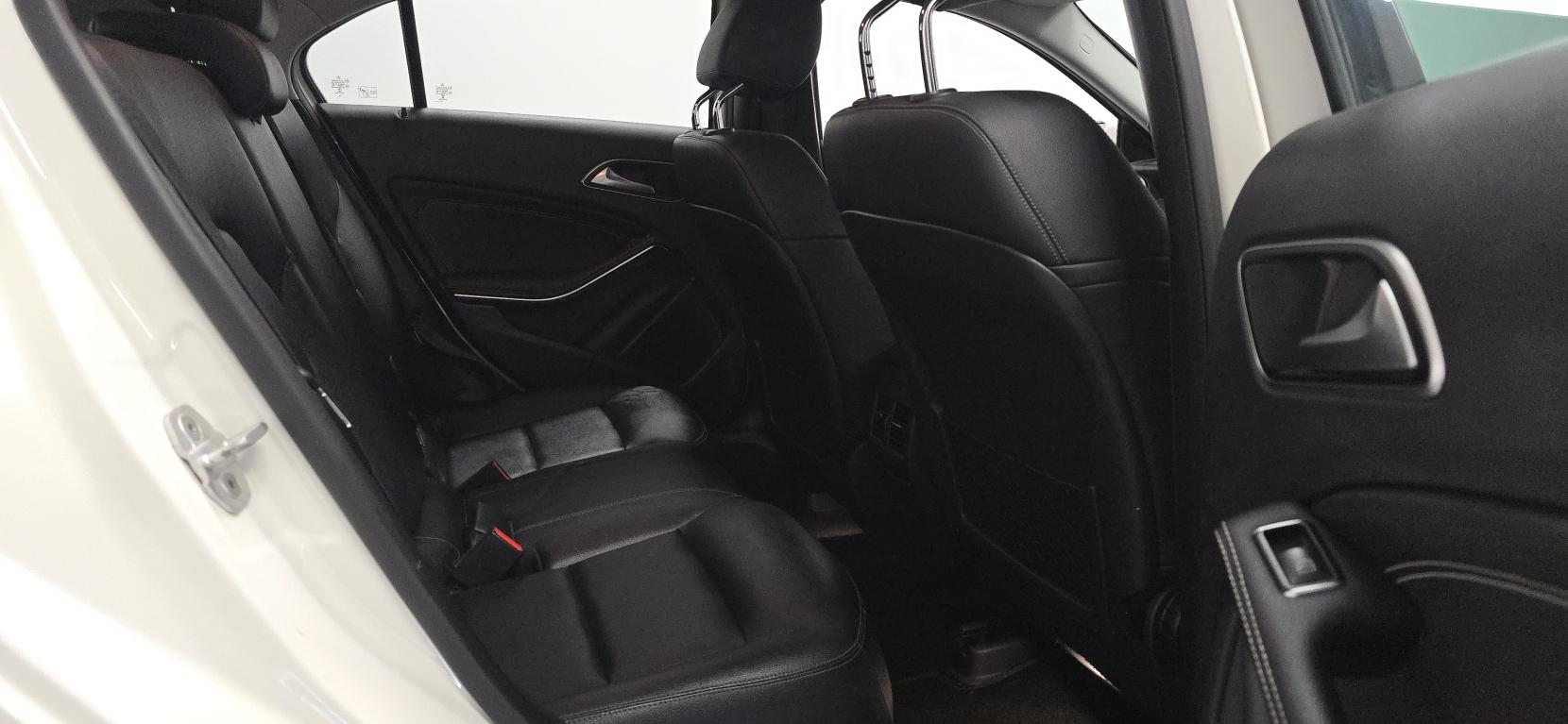 Mercedes-Benz A Class 1.5 A180d Sport (Premium) Hatchback 5dr Diesel 7G-DCT Euro 6 (s/s) (109 ps)