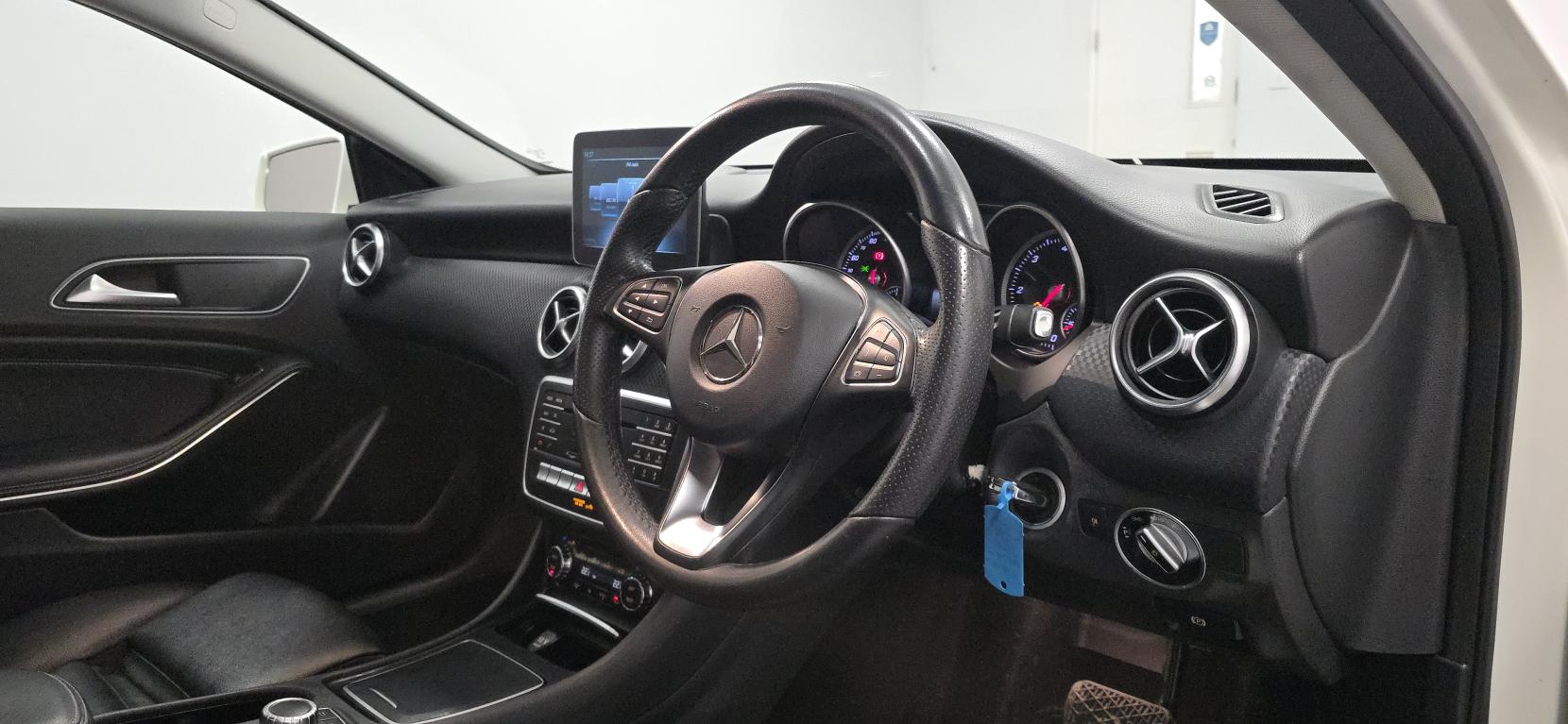 Mercedes-Benz A Class 1.5 A180d Sport (Premium) Hatchback 5dr Diesel 7G-DCT Euro 6 (s/s) (109 ps)