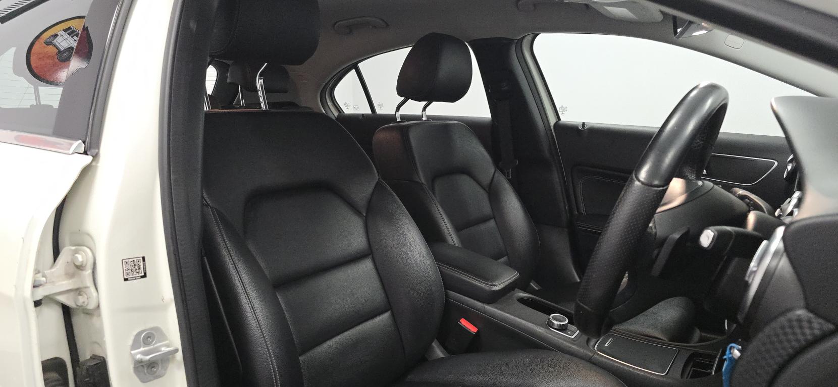 Mercedes-Benz A Class 1.5 A180d Sport (Premium) Hatchback 5dr Diesel 7G-DCT Euro 6 (s/s) (109 ps)