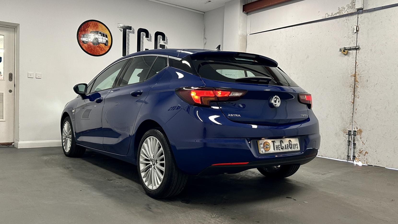 Vauxhall Astra 1.4i Turbo GPF Elite Nav Hatchback 5dr Petrol Auto Euro 6 (s/s) (150 ps)
