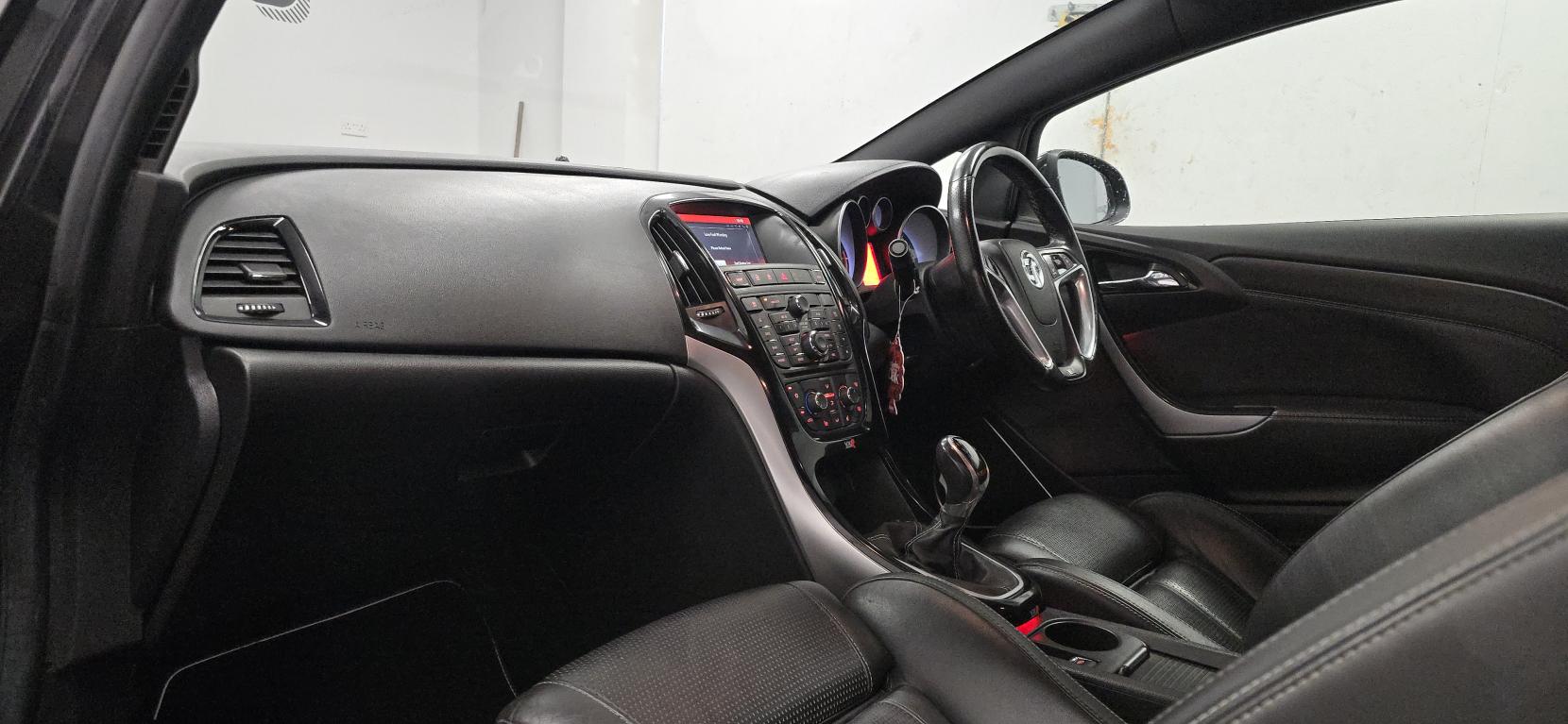Vauxhall Astra GTC 2.0T VXR Coupe 3dr Petrol Manual Euro 5 (s/s) (280 ps)