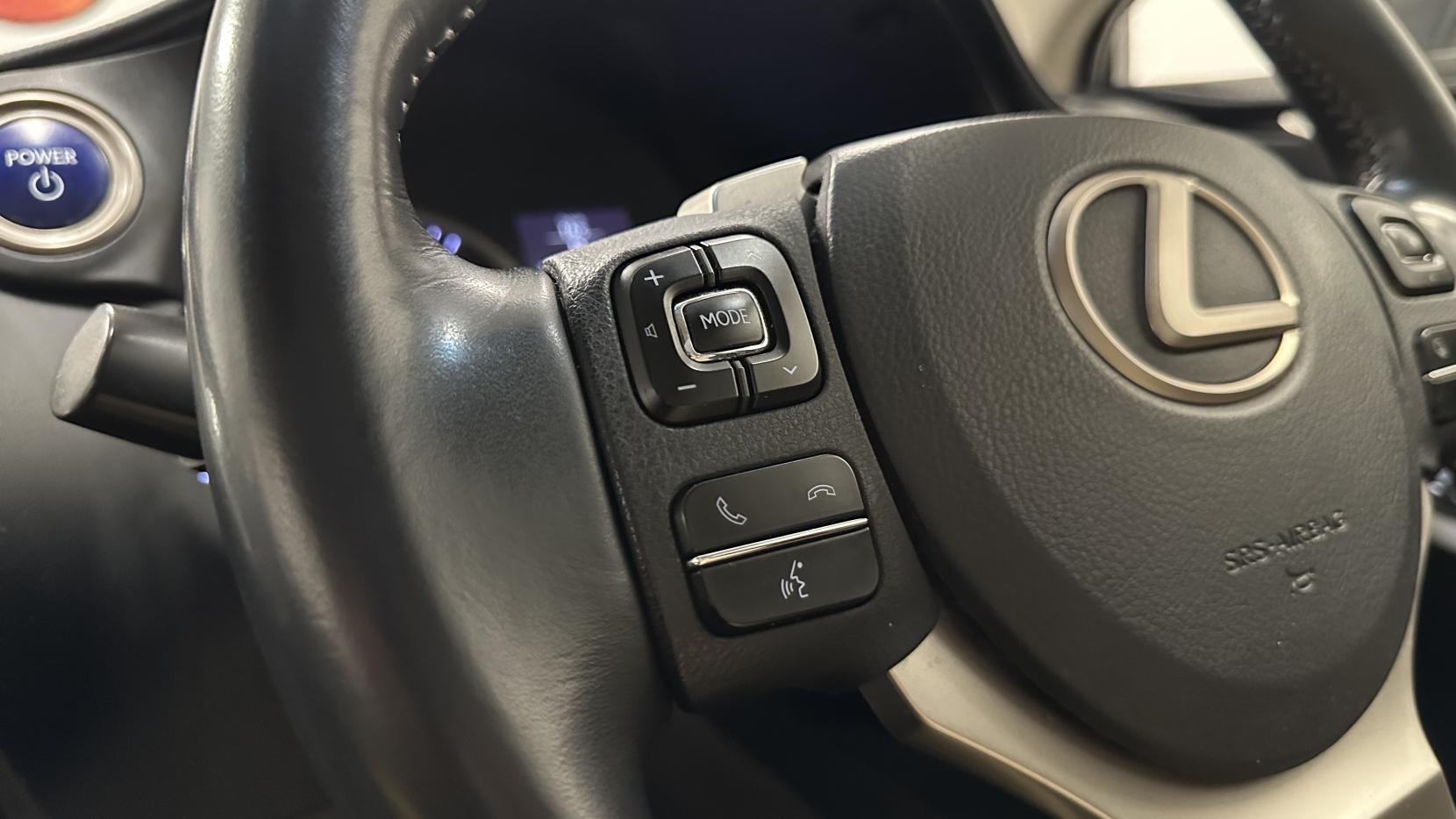 Lexus NX 2.5 300h Luxury SUV 5dr Petrol Hybrid E-CVT 4WD Euro 6 (s/s) (197 ps)