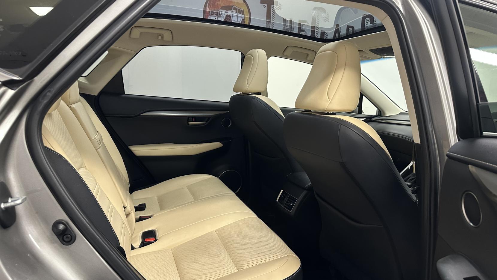 Lexus NX 2.5 300h Luxury SUV 5dr Petrol Hybrid E-CVT 4WD Euro 6 (s/s) (197 ps)