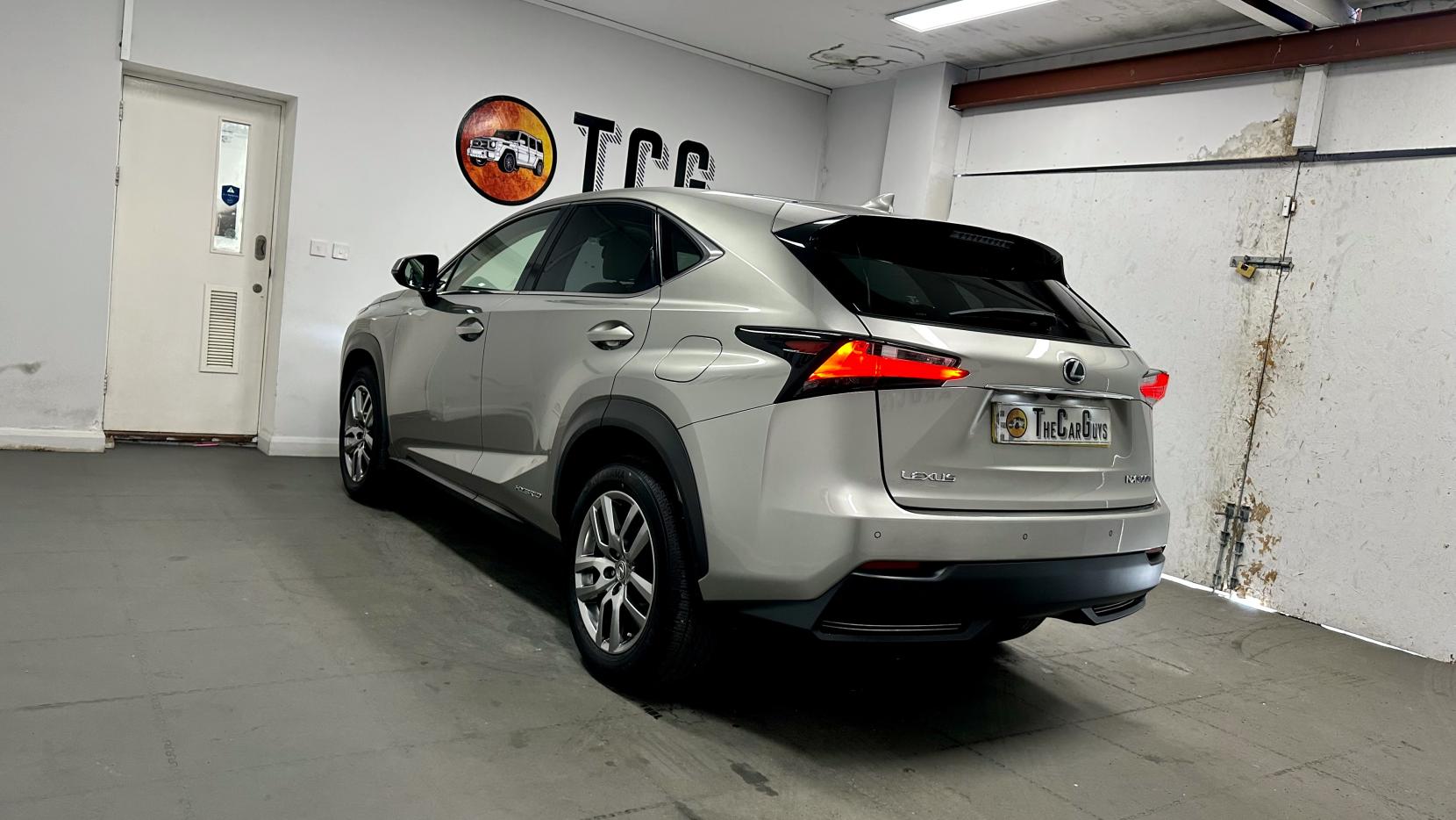 Lexus NX 2.5 300h Luxury SUV 5dr Petrol Hybrid E-CVT 4WD Euro 6 (s/s) (197 ps)