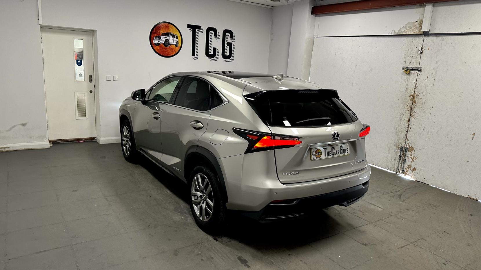 Lexus NX 2.5 300h Luxury SUV 5dr Petrol Hybrid E-CVT 4WD Euro 6 (s/s) (197 ps)