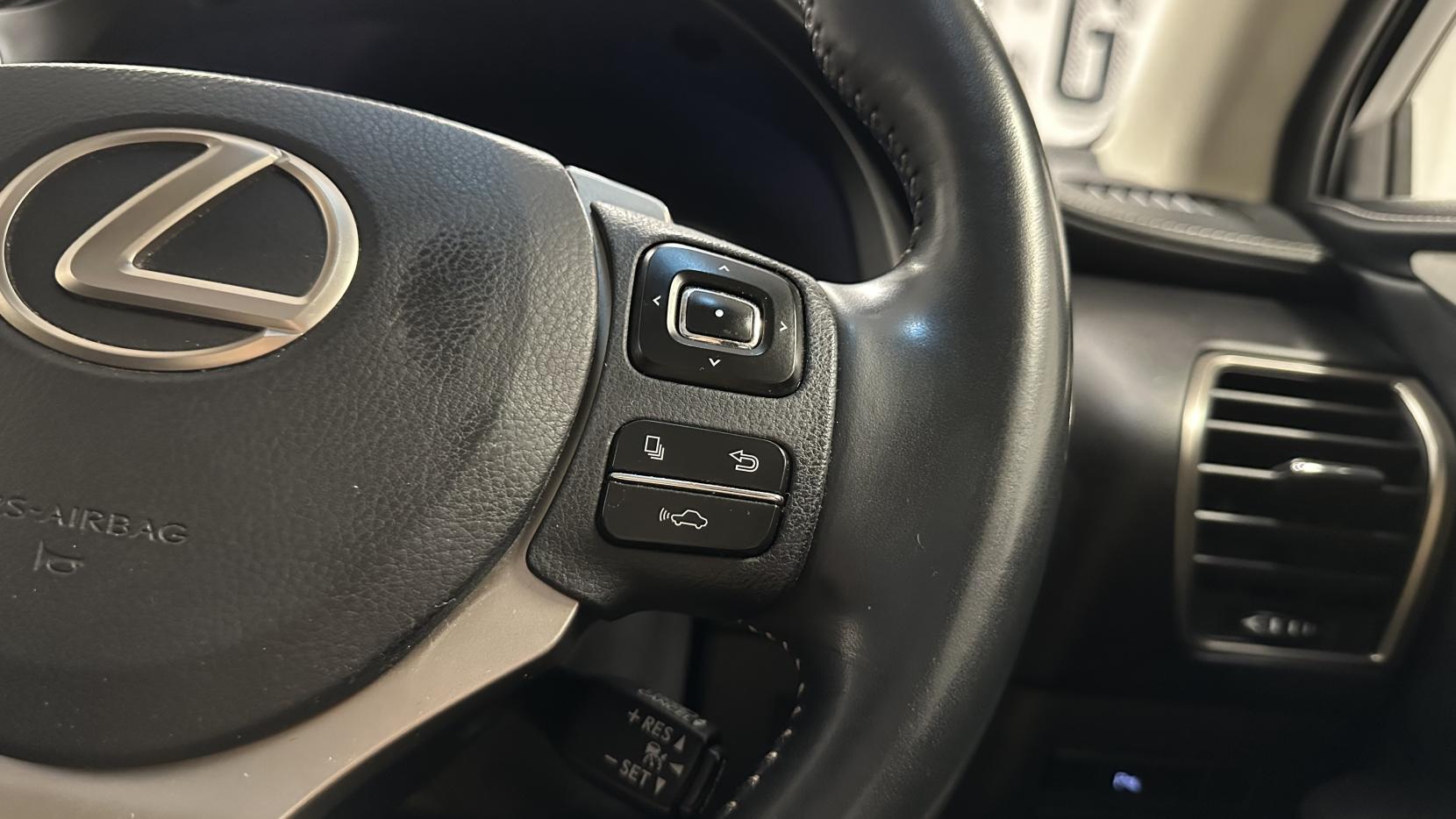 Lexus NX 2.5 300h Luxury SUV 5dr Petrol Hybrid E-CVT 4WD Euro 6 (s/s) (197 ps)