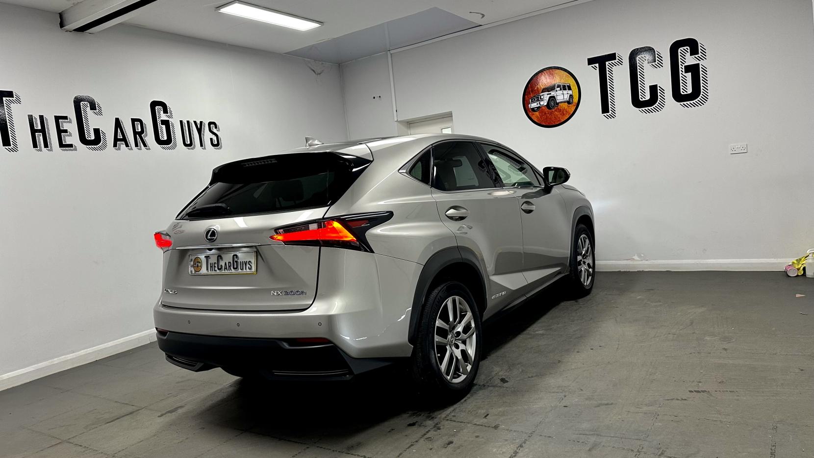 Lexus NX 2.5 300h Luxury SUV 5dr Petrol Hybrid E-CVT 4WD Euro 6 (s/s) (197 ps)