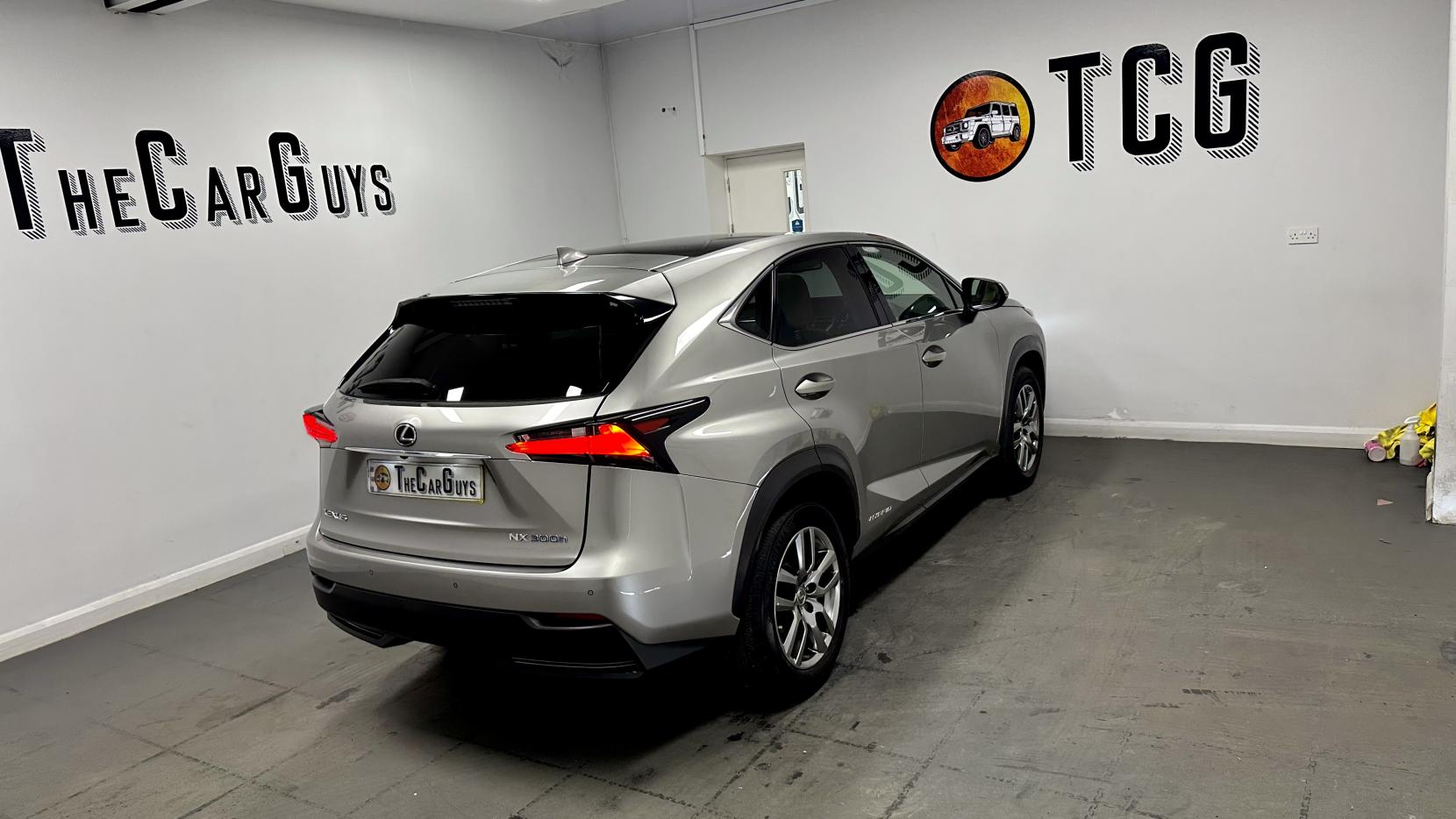 Lexus NX 2.5 300h Luxury SUV 5dr Petrol Hybrid E-CVT 4WD Euro 6 (s/s) (197 ps)
