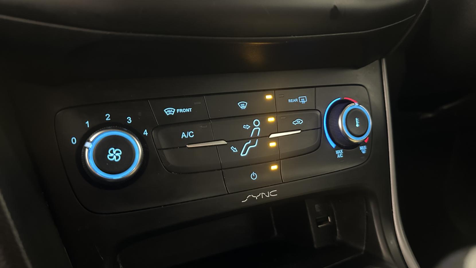 Ford Focus 1.5 TDCi Zetec Hatchback 5dr Diesel Manual Euro 6 (s/s) (120 ps)