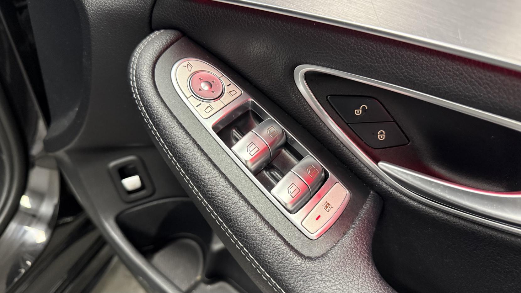 Mercedes-Benz C Class 1.5 C200 MHEV EQ Boost AMG Line (Premium) Saloon 4dr Petrol G-Tronic+ Euro 6 (s/s) (198 ps)