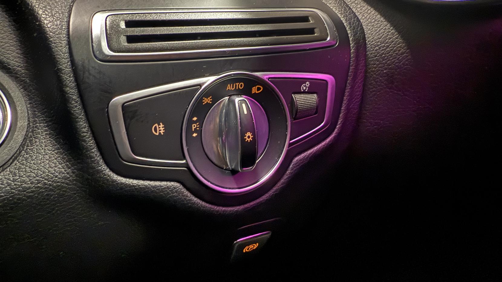 Mercedes-Benz C Class 1.5 C200 MHEV EQ Boost AMG Line (Premium) Saloon 4dr Petrol G-Tronic+ Euro 6 (s/s) (198 ps)