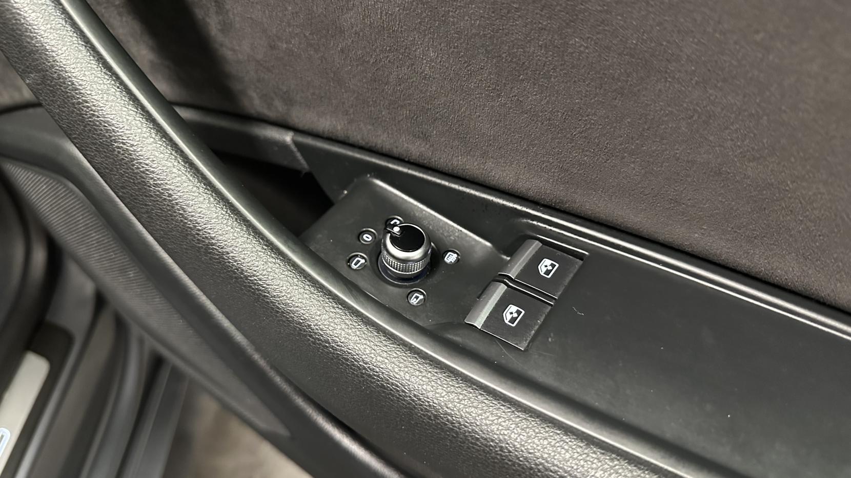 Audi A5 2.0 TDI S line Coupe 2dr Diesel S Tronic quattro Euro 6 (s/s) (190 ps)