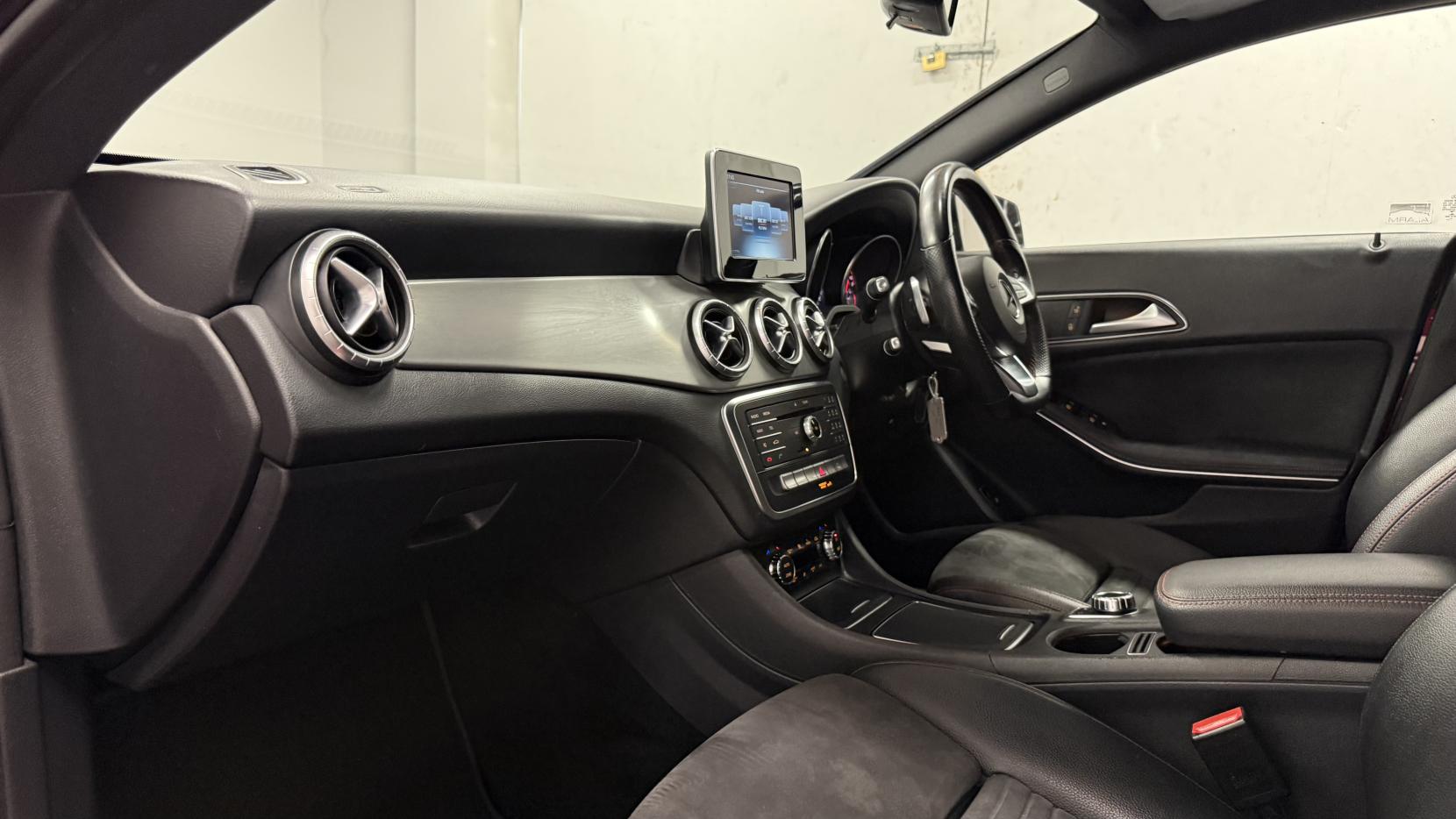 Mercedes-Benz CLA 2.1 CLA220d AMG Line Coupe 4dr Diesel 7G-DCT Euro 6 (s/s) (177 ps)