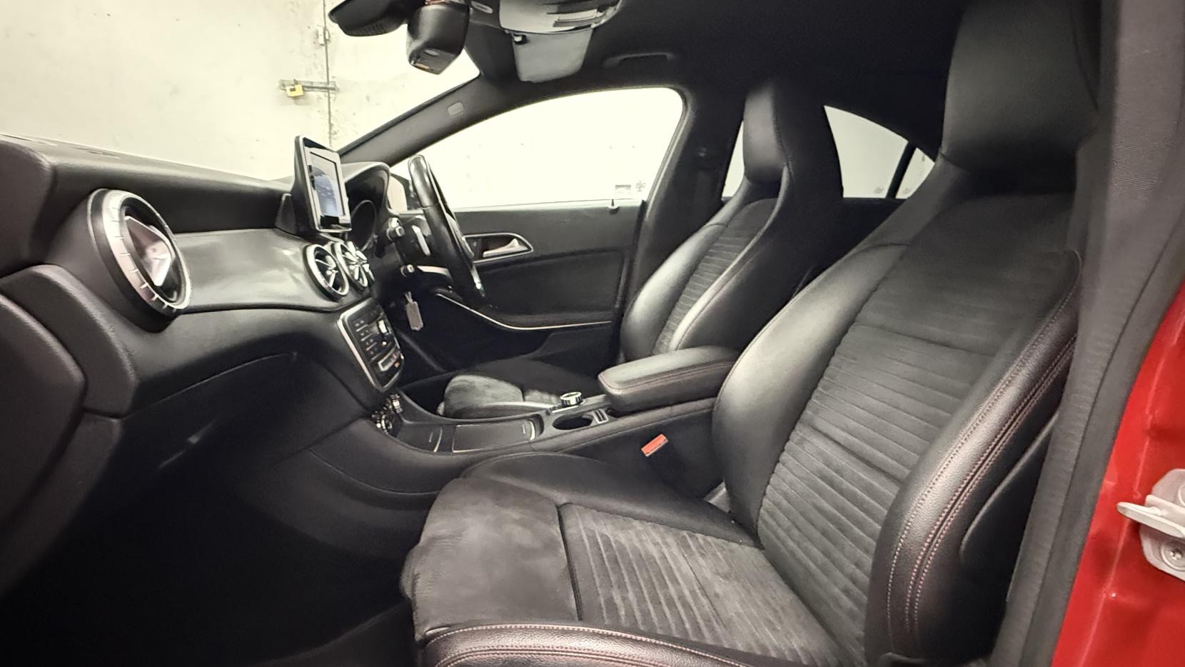Mercedes-Benz CLA 2.1 CLA220d AMG Line Coupe 4dr Diesel 7G-DCT Euro 6 (s/s) (177 ps)