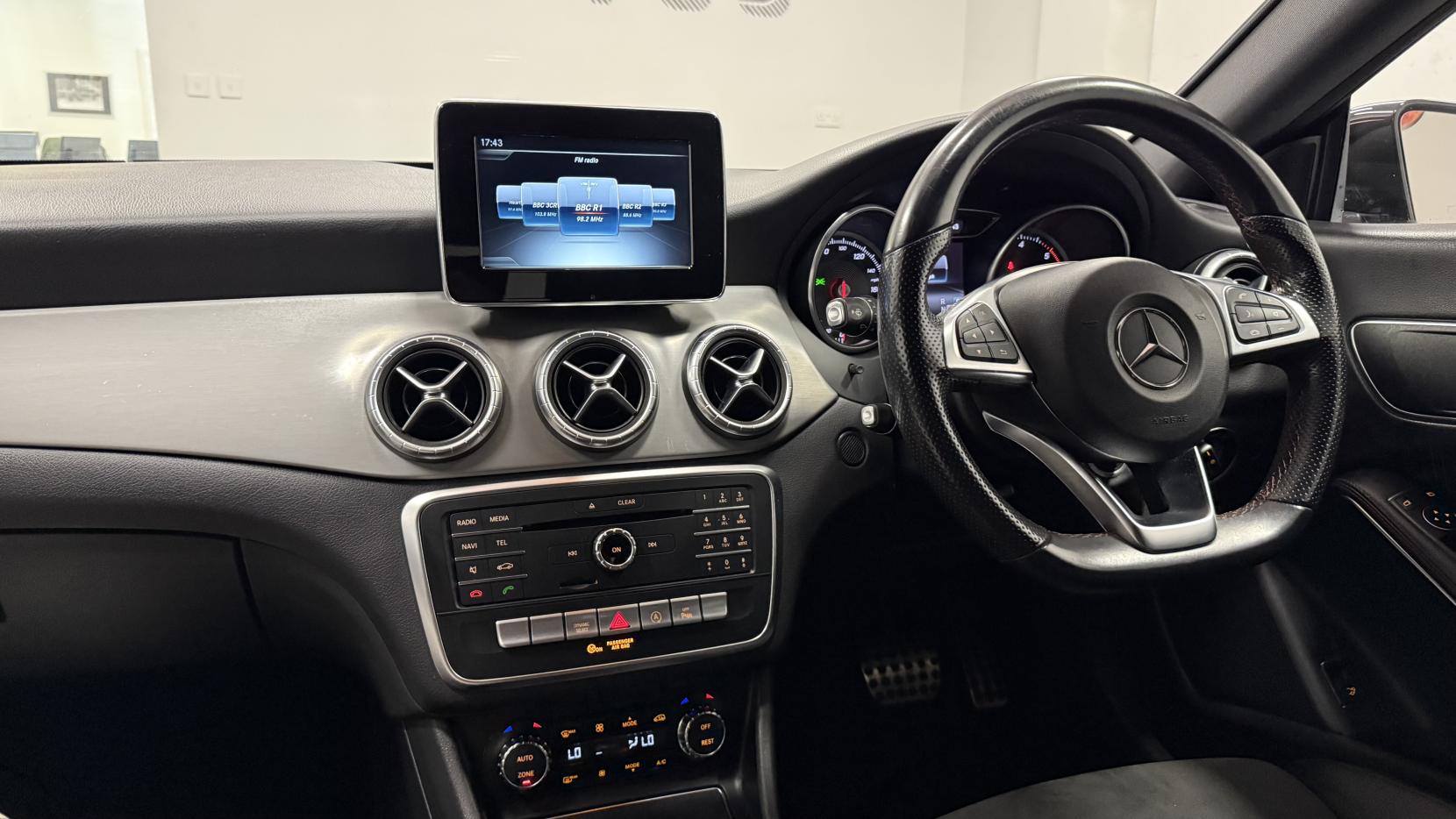 Mercedes-Benz CLA 2.1 CLA220d AMG Line Coupe 4dr Diesel 7G-DCT Euro 6 (s/s) (177 ps)